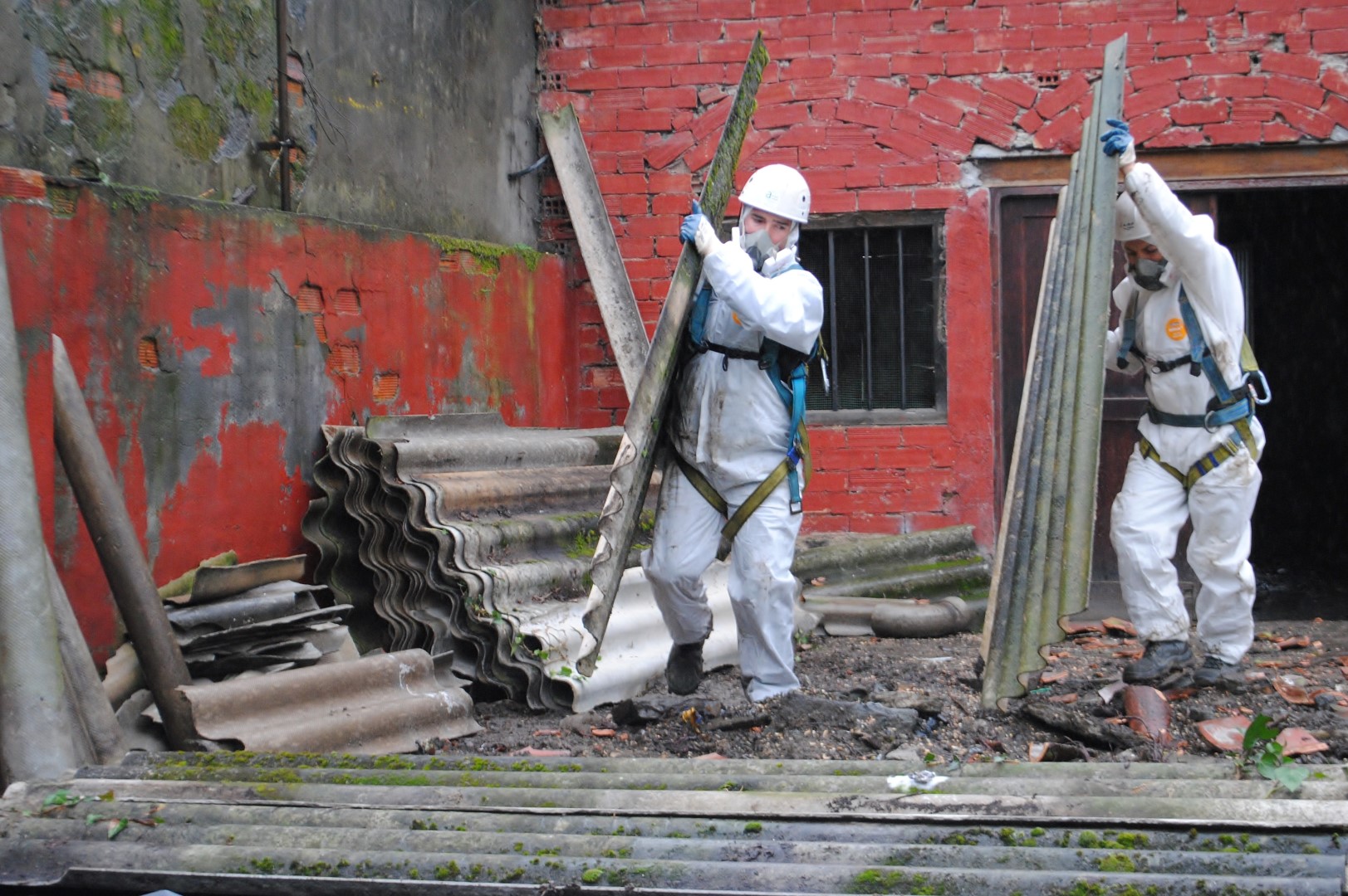 Lead PPE men donned with PPE for lead