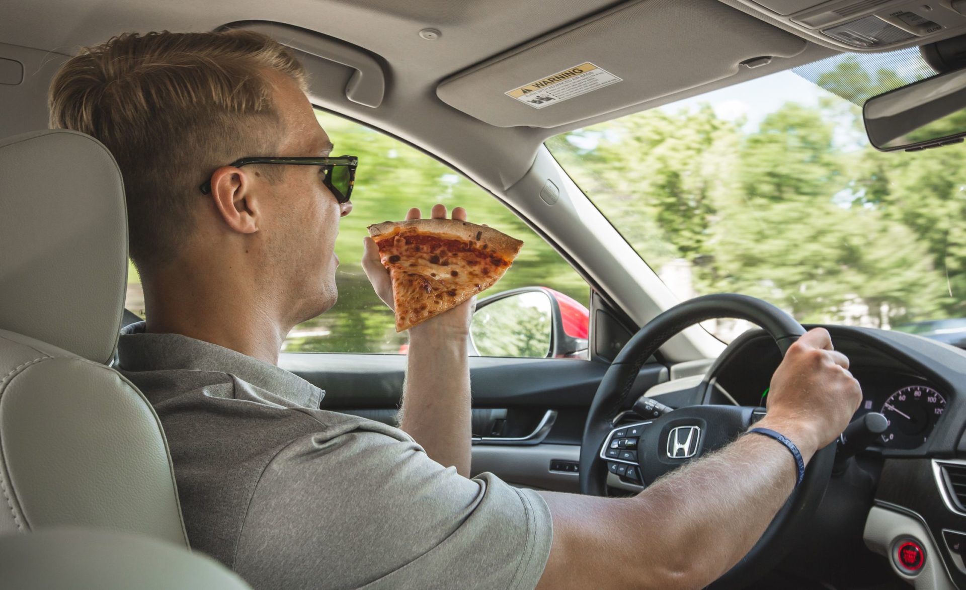 driving-while-pizza-1531860014